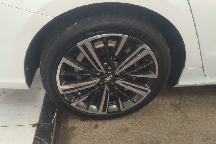 Used Chery Arrizo 8 2022 1.6T DCT Elite Right Rear Wheel Hub