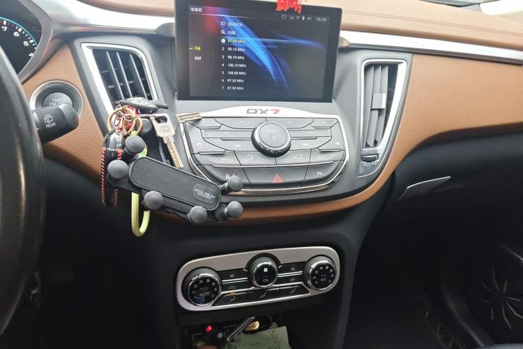 Used Soueast DX7 2015 1.5T Automatic Prestige Model
