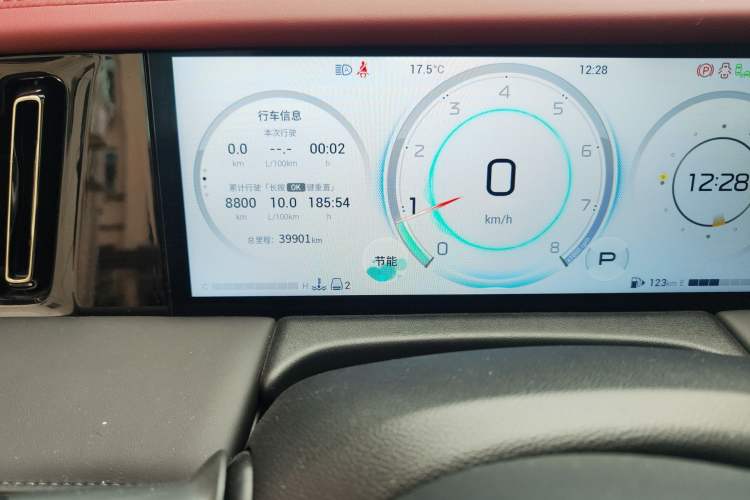 Used GAC Trumpchi M8 2023 Zongshi Series 400T Flagship Edition Odometer Close Up