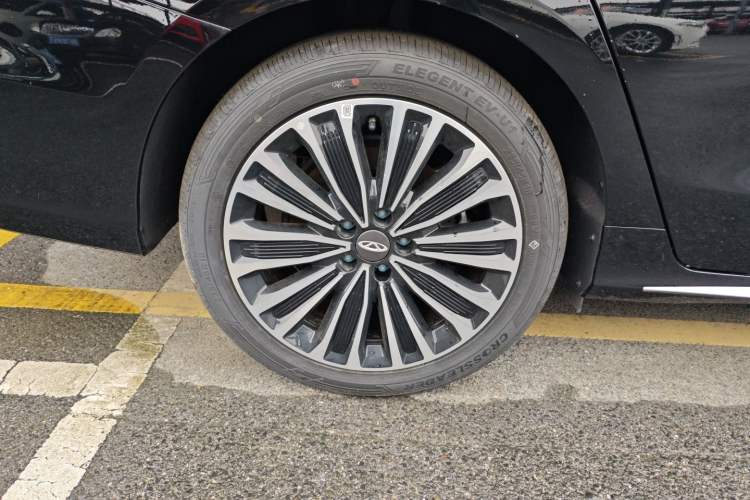 Used Fengyun A8L 2025 1.5 TGDI 145 km Luxury Version Exterior 8