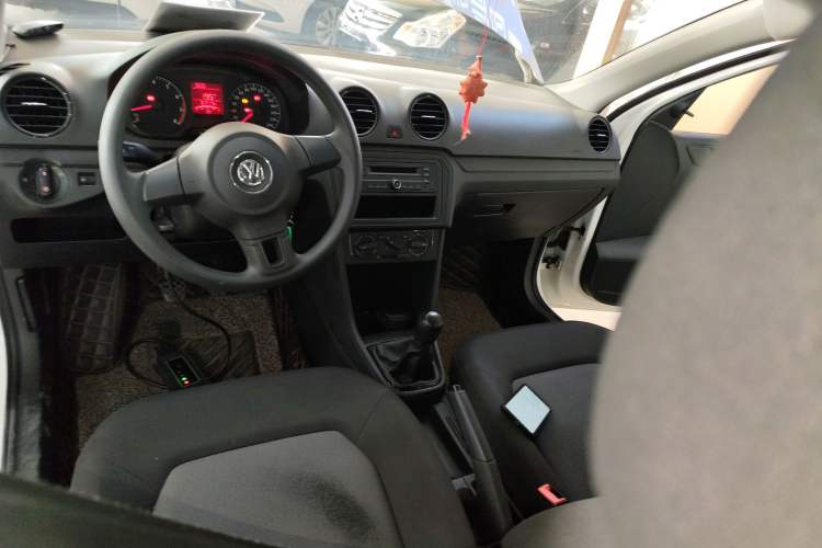 Used Volkswagen Jetta 2015 1.4L Manual Fashion Model