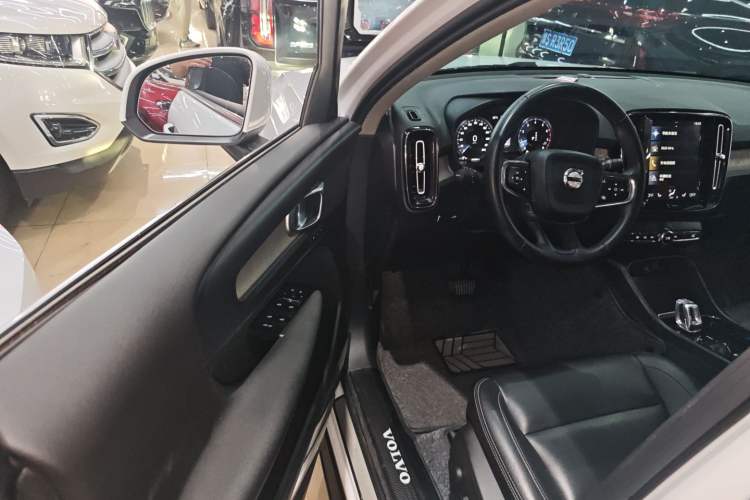 Used Volvo XC40 2020 T4 Four-Wheel Drive Smart Luxury Edition Interior 3