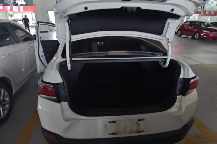 Used Venucia D60 2019 100 000 Honor 1.6L XL CVT Chenku Edition China VI Standard
