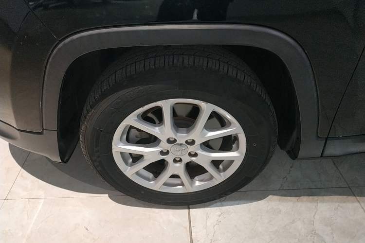 Used Jeep Cherokee 2017 2.0L Superior Edition
