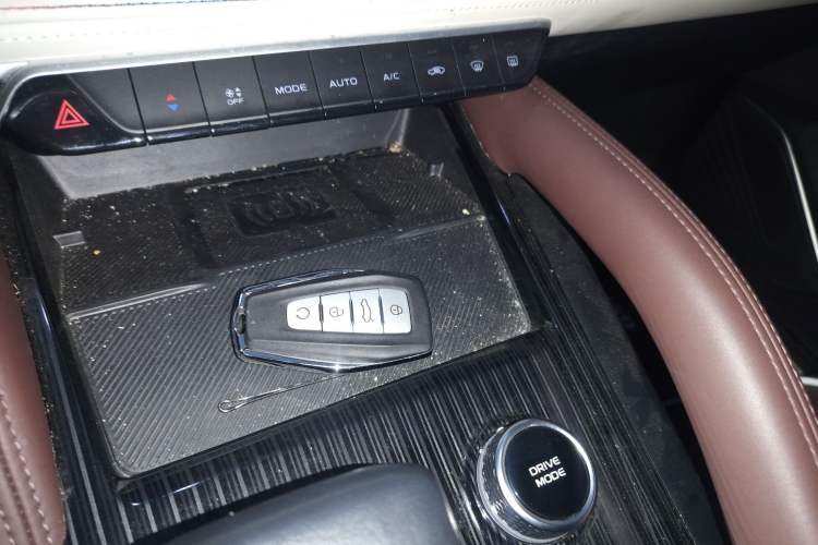 Used Geely Auto Monjaro L 2024 2.0TD High-Power Automatic Two-Wheel Drive Yunqi Version