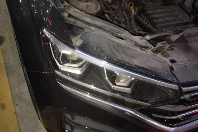 Used Volkswagen Tayron 2019 Teramont Edition 280TSI Two-Wheel Drive Luxury Model China VI Standard Right Front Headlight