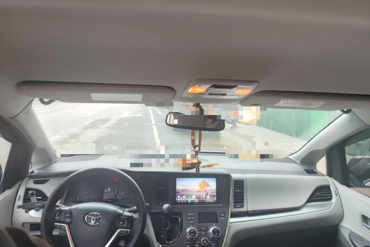 Used Toyota SIENNA 2015 3.5L Two-Wheel Drive LE Center Console