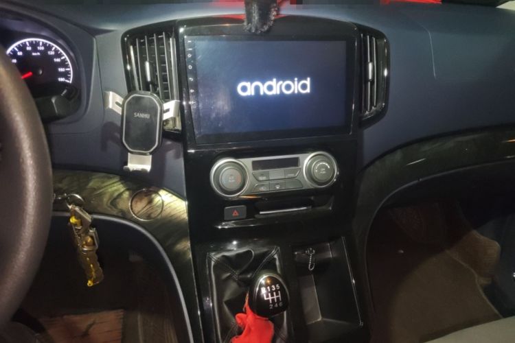 Used FORTHING Lingzhi PLUS 2024 1.5T Manual Luxury 7-Seater Audio And AC Panel