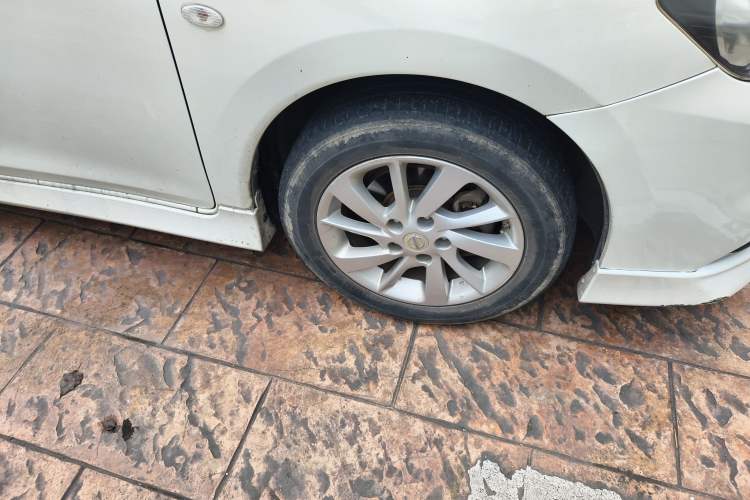 Used Nissan Tiida 2016 1.6L CVT Cool Dynamic Edition
