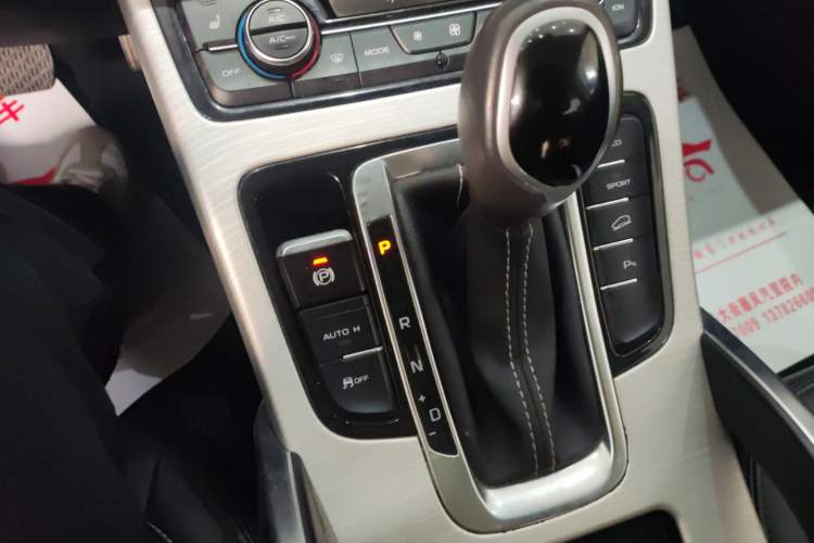 Used Geely Auto Emgrand X7 Sport 2018 1.8TD Automatic Two-Wheel Drive Smart Connect 4G Internet Edition