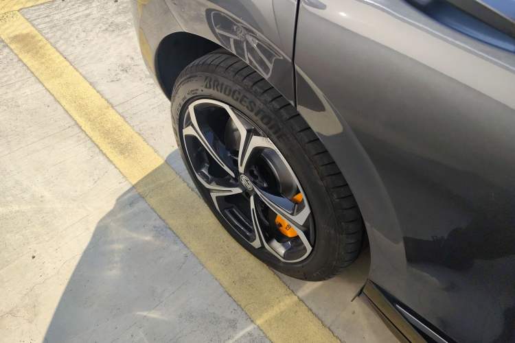 Used MG 4 EV 2022 460 km All-Wheel-Drive Performance Version