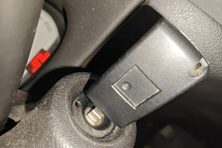 Used Peugeot 307 2010 Hatchback 1.6L Manual Comfort Edition Vehicle Key