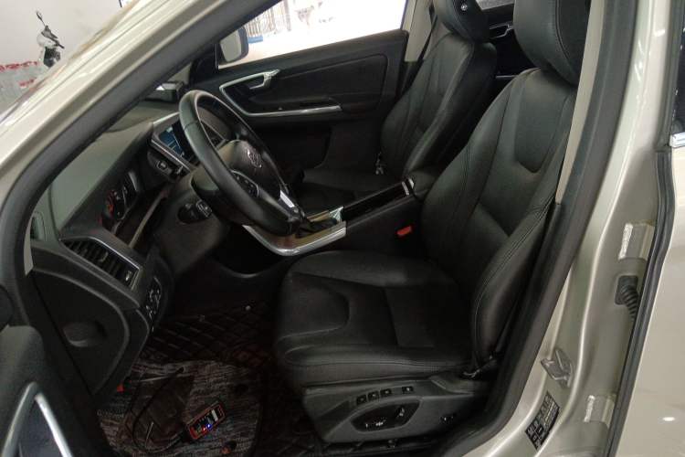 Used Volvo XC60 2017 T5 AWD Smart Upgrade Model Left Front Seat