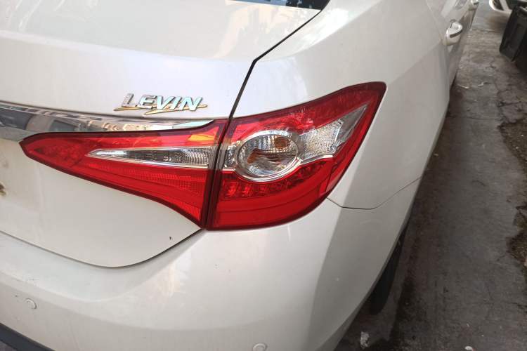 Used Toyota Levin 2014 1.8V CVT Luxury Edition Right Rear Taillight