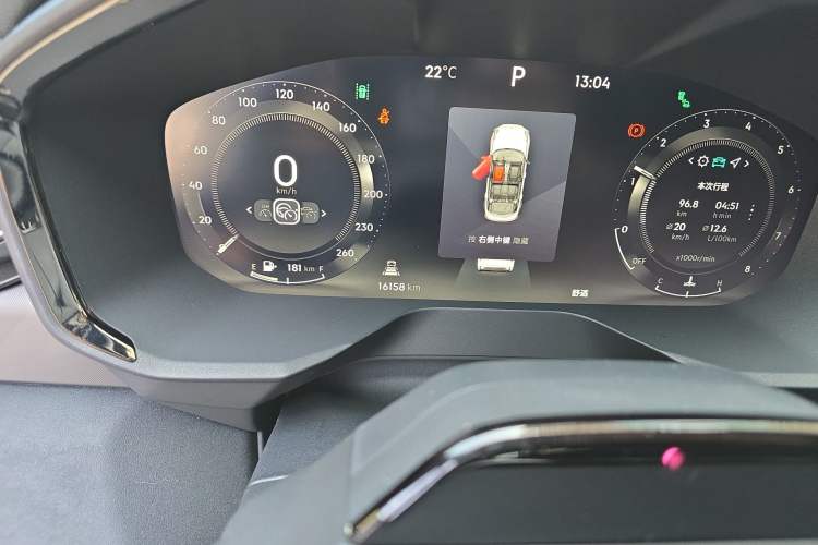 Used Lynk & Co 01 2023 2.0TD Four-Wheel Drive Dark Night Edition Odometer Close Up