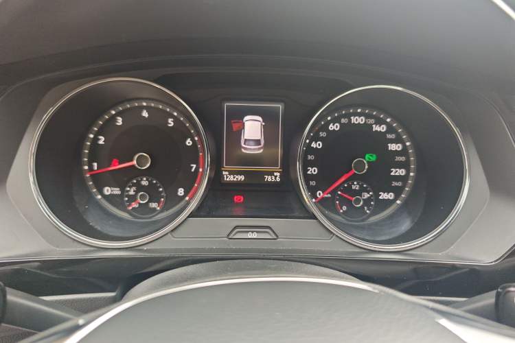 Used Volkswagen Tiguan L 2019 330TSI Automatic Two-Wheel Drive Smart Luxury Version China V Emission Standard
