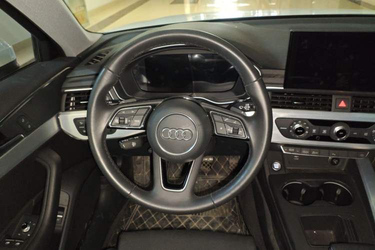 Used Audi A4L 2023 40 TFSI Fashion Dynamic Model

