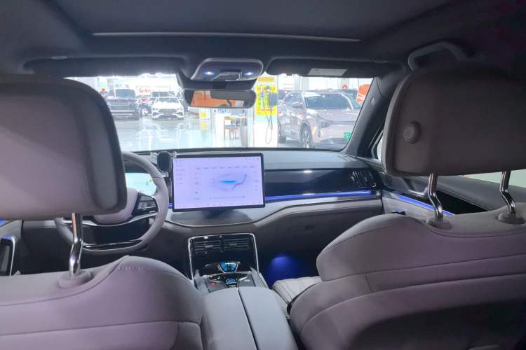 Used BYD Tang New Energy 2024 DM-i Glory Edition 112KM Flagship Model Headliner