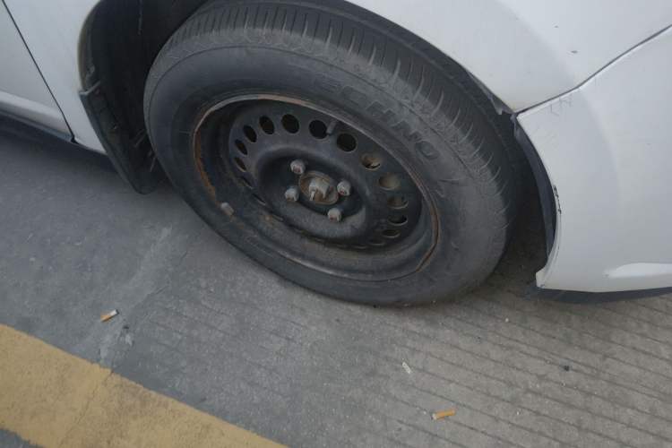 Used Venucia R50 2012 1.6L Manual Comfort Edition