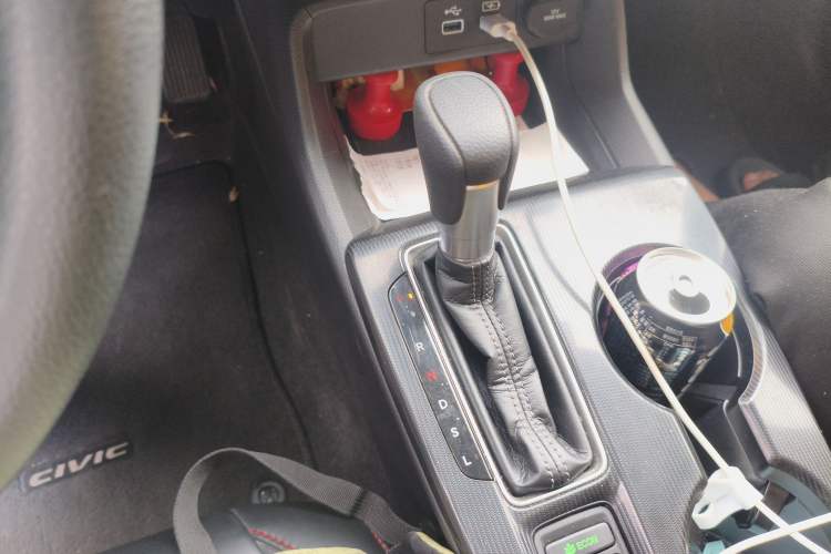 Used Honda Civic 2022 240TURBO CVT Dynamic Edition Gear Lever