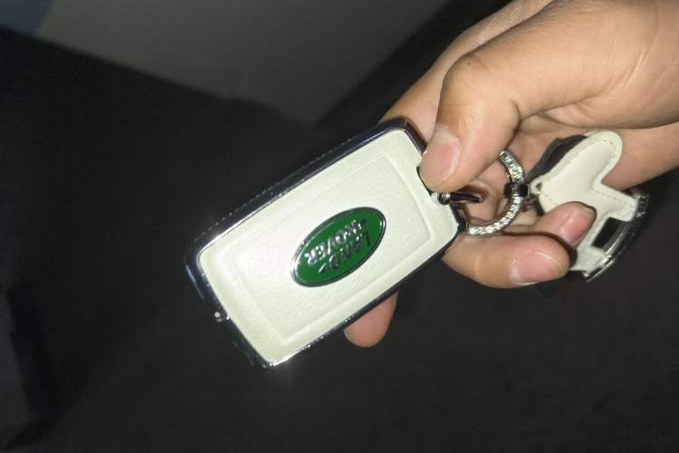 Used Land Rover Range Velar 2023 250 PS Ebony Black Limited Edition Vehicle Key