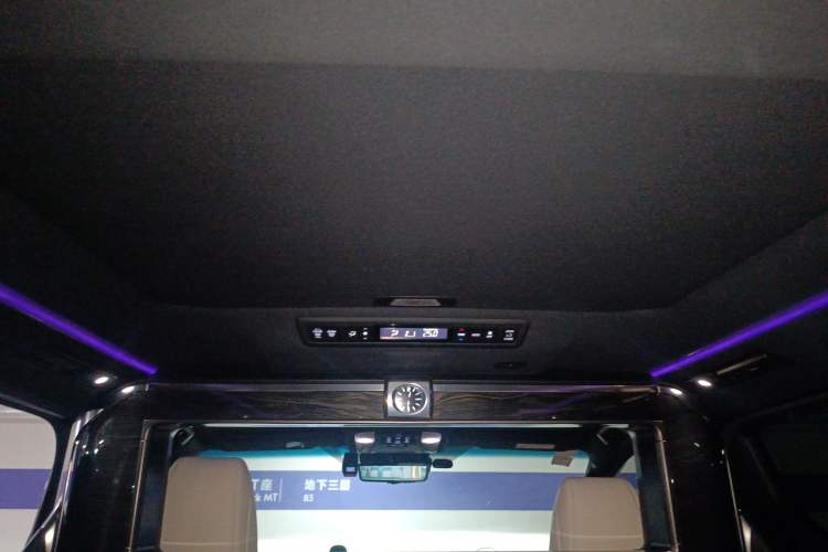 Used Lexus LM 2020 300h Four-Seat Grand Edition
