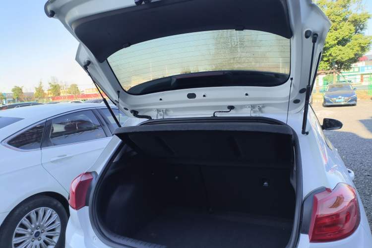 Used Hyundai Verna RV 2017 1.4L Automatic Cool Edition GLS China V Emission Standard
