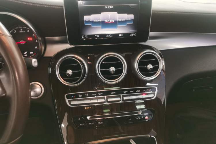 Used Mercedes-Benz GLC 2019 Facelift GLC 260 L 4MATIC Luxury Model Audio And AC Panel