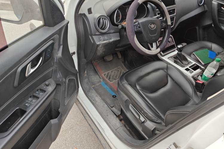 Used Bestune X40 2019 1.6L Automatic Luxury Version China V Emission Standard
