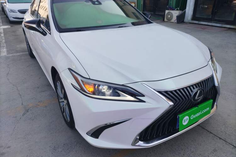 Used Lexus ES 2020 200 Excellence Edition
