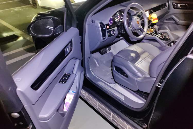 Used Porsche Cayenne E-Hybrid 2022 Cayenne E-Hybrid 2.0T Platinum Edition
