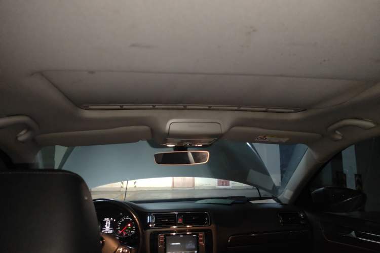 Used Volkswagen Sagitar 2017 230TSI Automatic Luxury Edition Headliner