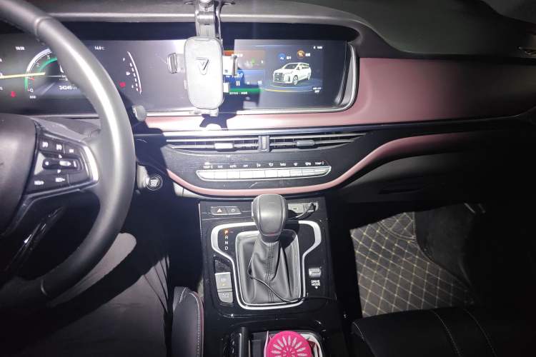 Used GAC Trumpchi M6 2023 PRO 270T DCT Luxury Edition
