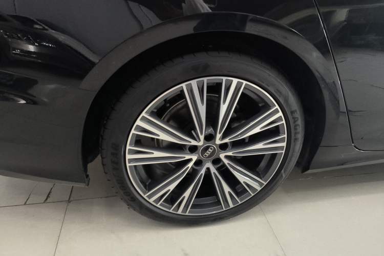 Used Audi A6L 2024 40 TFSI Luxury Dynamic Edition Right Rear Wheel Hub