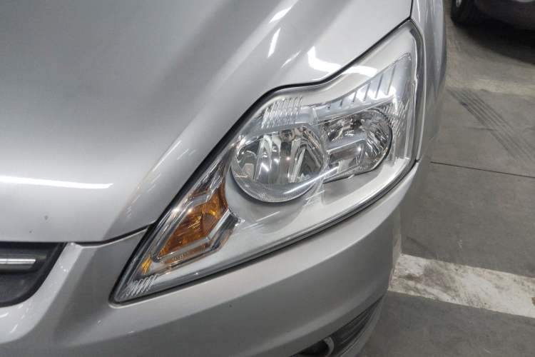Used Ford Focus 2013 Sedan Classic 1.8L Manual Base Model Left Front Headlight