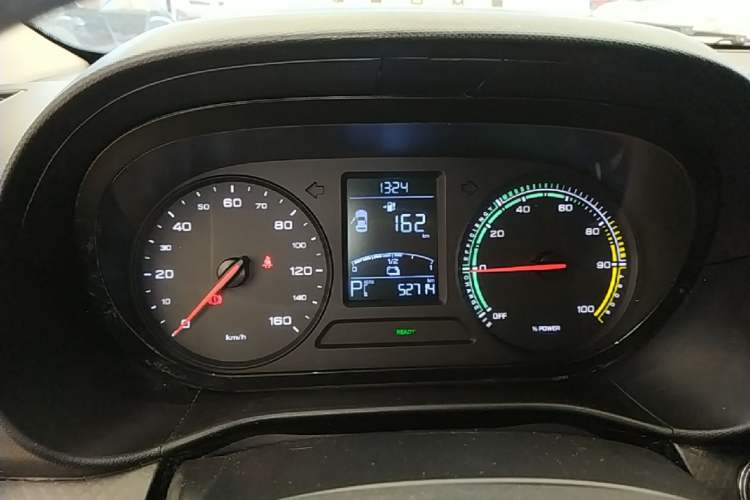 Used Roewe Clever 2021 302 km New Four-Seater Super-Efficient Version
