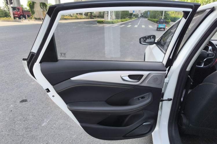 Used Roewe i6 MAX 2020 300TGI Automatic Sporty Cool Edition