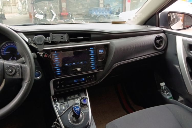 Used Toyota Levin 2017 Revised Dual-Engine 1.8H GS E-CVT Elite Sunroof Version China V Standard Audio And AC Panel