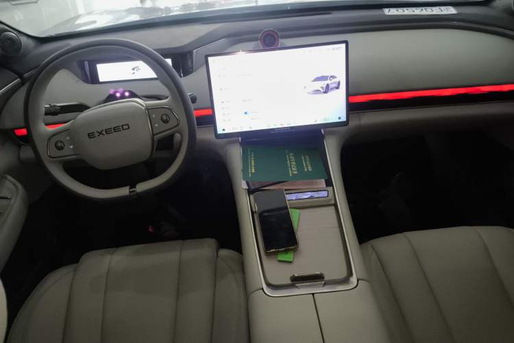 Used EXEED Star Era ES 2025 Pure Electric Pro High-Speed Driving Assistance Center Console