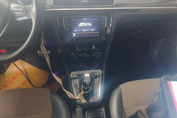 Used Volkswagen C-TREK 2018 1.5L Automatic Comfort Model Audio And AC Panel