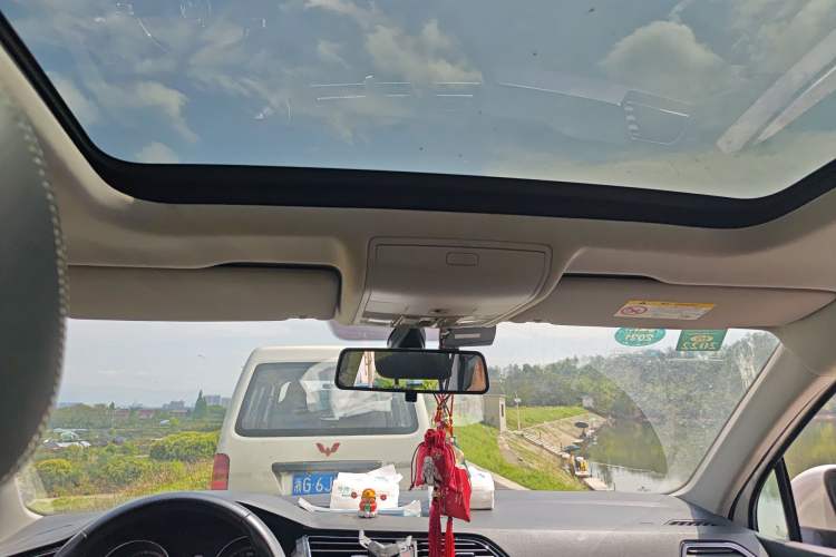 Used Volkswagen Tiguan L 2019 Updated Version 330TSI Automatic Two-Wheel Drive Panoramic Comfort Edition China VI Standard Headliner