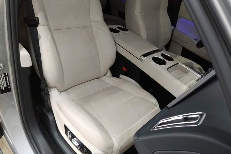 Used Li Auto L8 2023 Air model
