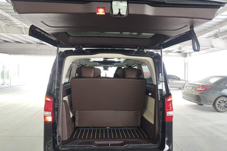 Used Mercedes-Benz Vito 2016 2.0T Business Edition Trunk