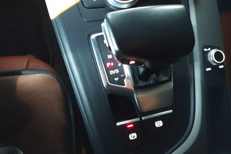 Used Audi A4L 2018 30th Anniversary Edition 40 TFSI Trendy Model
