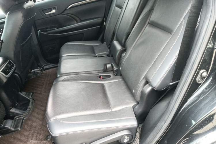 Used Toyota Highlander 2018 2.0T Four-Wheel Drive Luxury Version 7 Seats China VI Standard
