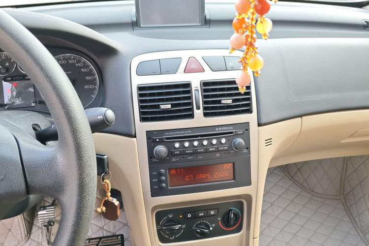 Used Peugeot 307 2010 Sedan 1.6L Manual Comfort Edition Audio And AC Panel
