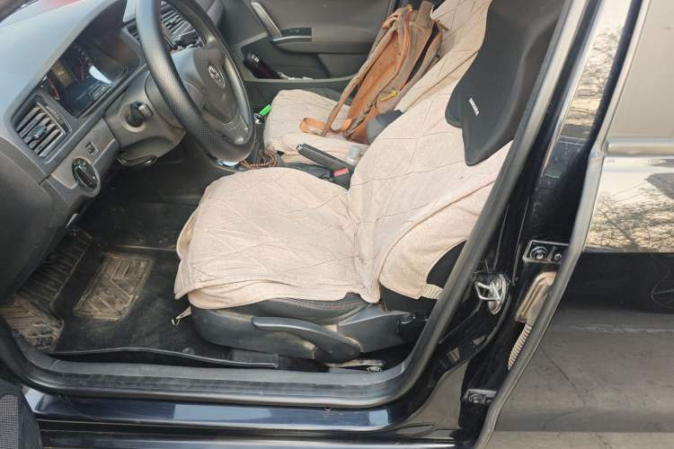 Used Volkswagen Lavida 2013 Revised Classic 1.6L Manual Fashion Edition Left Front Seat