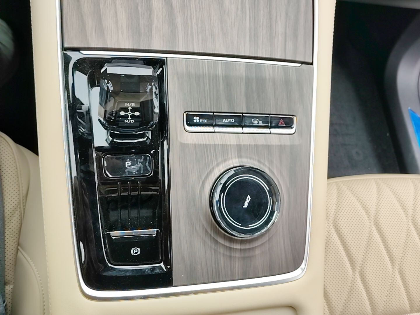 Geely Auto Monjaro L 2025 Dongfang Yao 2.0TD Automatic Lanxing Edition — снимка 16
