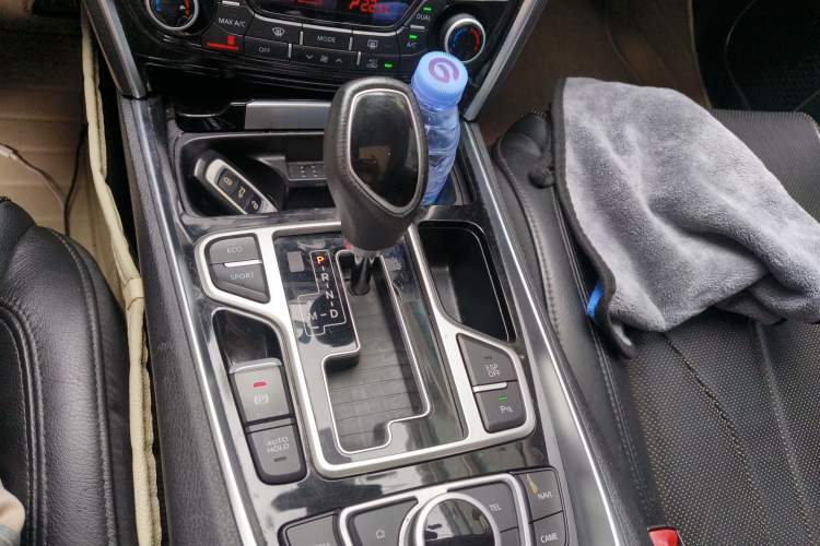 Used Geely Auto Emgrand GT 2015 1.8T Premium Model Gear Lever