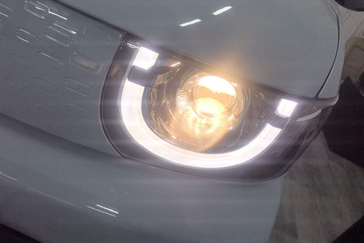 Used Chery QQ Ice Cream 2022 170km Sundae Phosphate Lithium-Ion